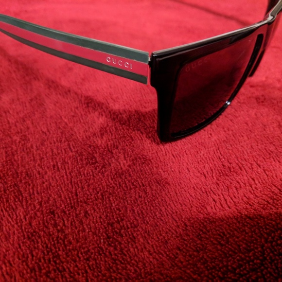 Gucci Sunglasses Polarized - Picture 4 of 4